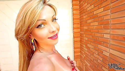 Blonde with big tits loves fucking in the car and beach