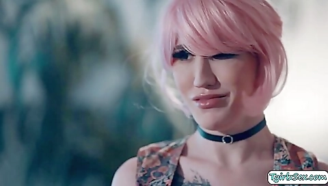 Red-haired with a huge booty sucks her boyfriend's cock