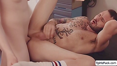 Blonde blonde gets her ass rimmed by a sexy masseuse